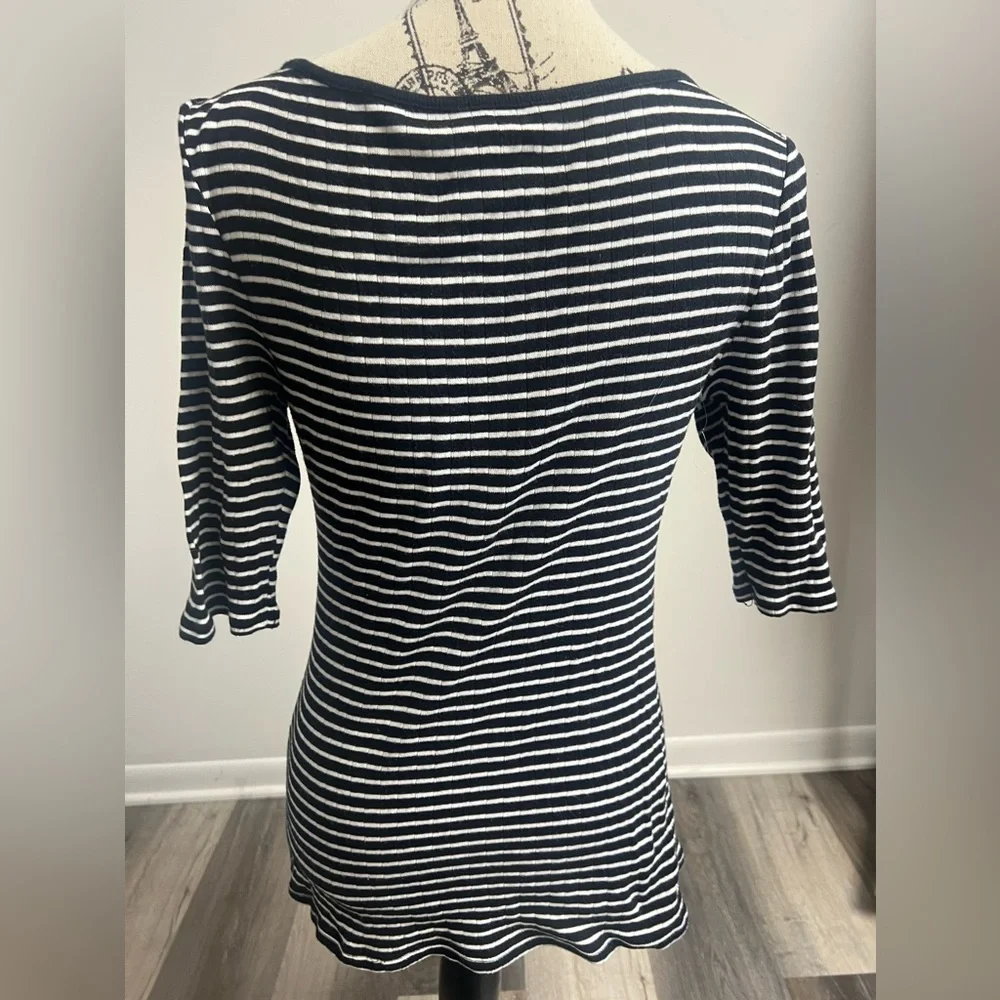 3/4 Length Sleeve Shirt! - Picture 3 of 15